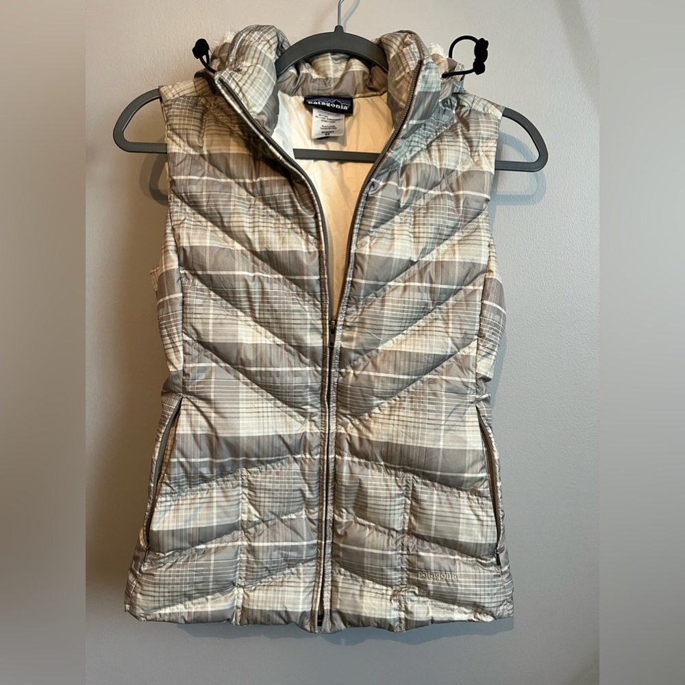 Patagonia Quilted Hooded Vest in Light Gray Plaid